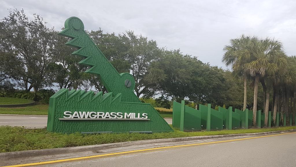 Sawgrass Hotel Sunrise Exterior foto